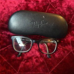 Black Ray-Ban Glasses